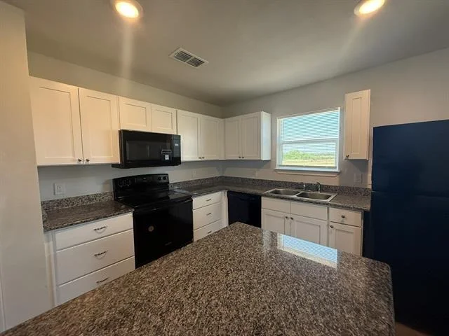 Photo of 7649 Vineyard Drive
