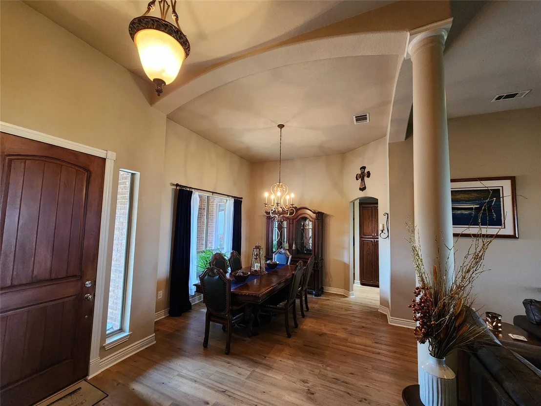 Photo of 6512 Singleton Road
