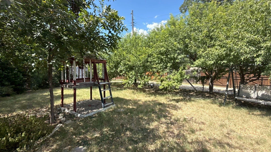 Photo of 1851 Chevy Chase Drive