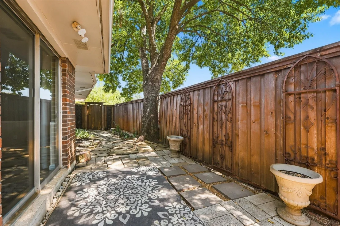 Photo of 2525 Eucalyptus Drive