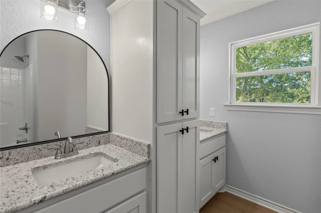 Photo of 314 Oak Creek Drive
