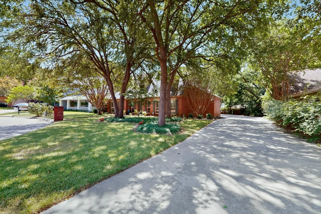 Photo of 1909 Highland Park Circle