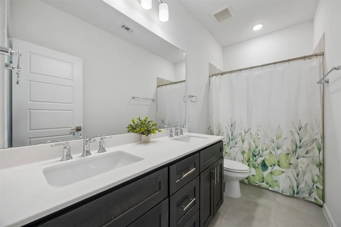 Photo of 621 Hummingbird Drive