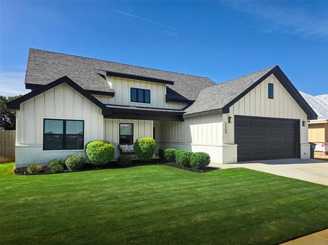 Photo of 5509 Fallbrook Drive
