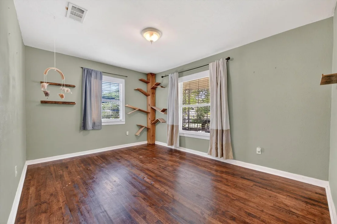Photo of 2129 Cardinal Lane