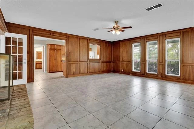 Photo of 216 Treetop Lane