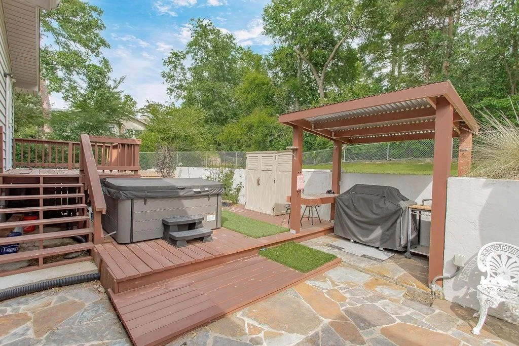 Photo of 255 Hideaway  Lane Central