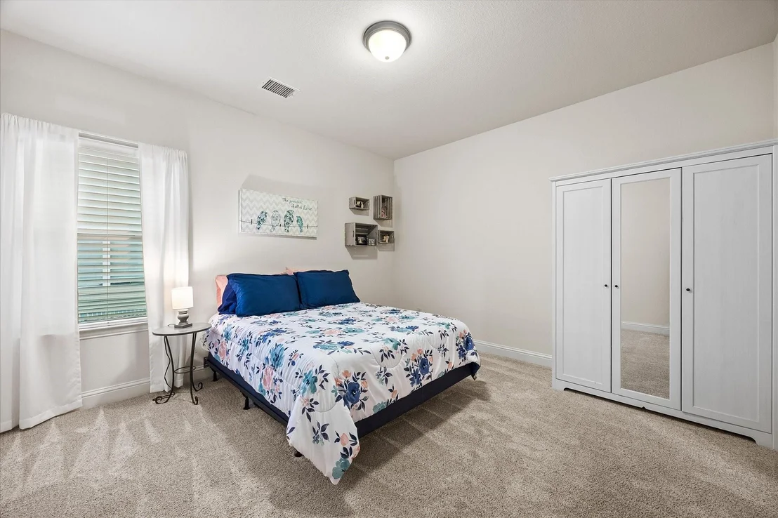 Photo of 1056 Knoxbridge Road