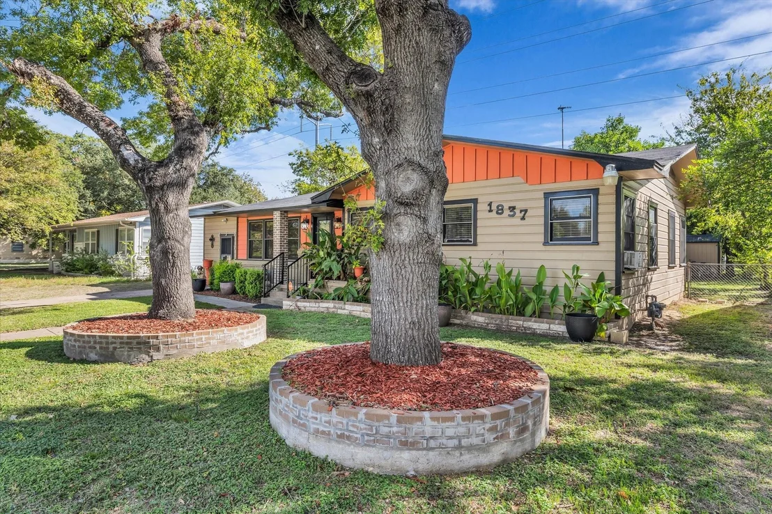 Photo of 1837 Northcrest Drive