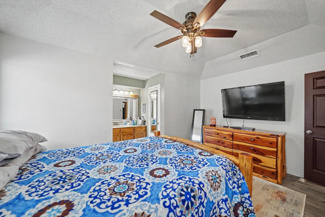 Photo of 7624 Maplehill Road