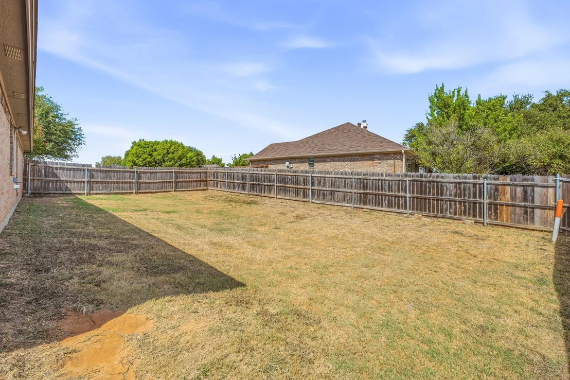 Photo of 914 Winding Road