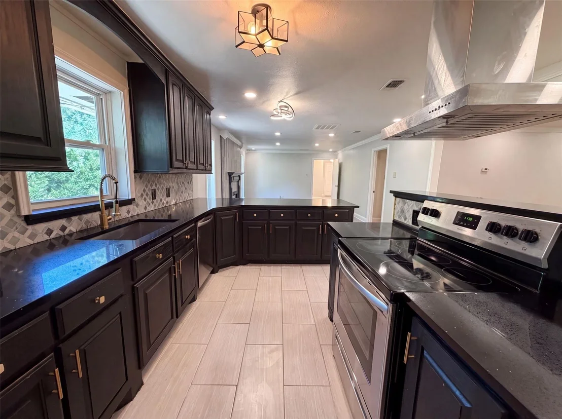 Photo of 3423 Willow Crest Lane