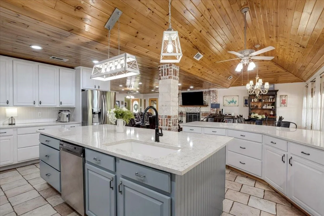 Photo of 6130 Peninsula Circle