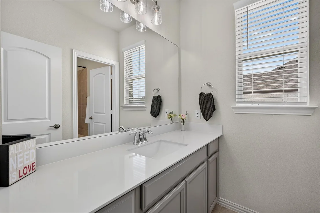 Photo of 8715 Royal Star Road