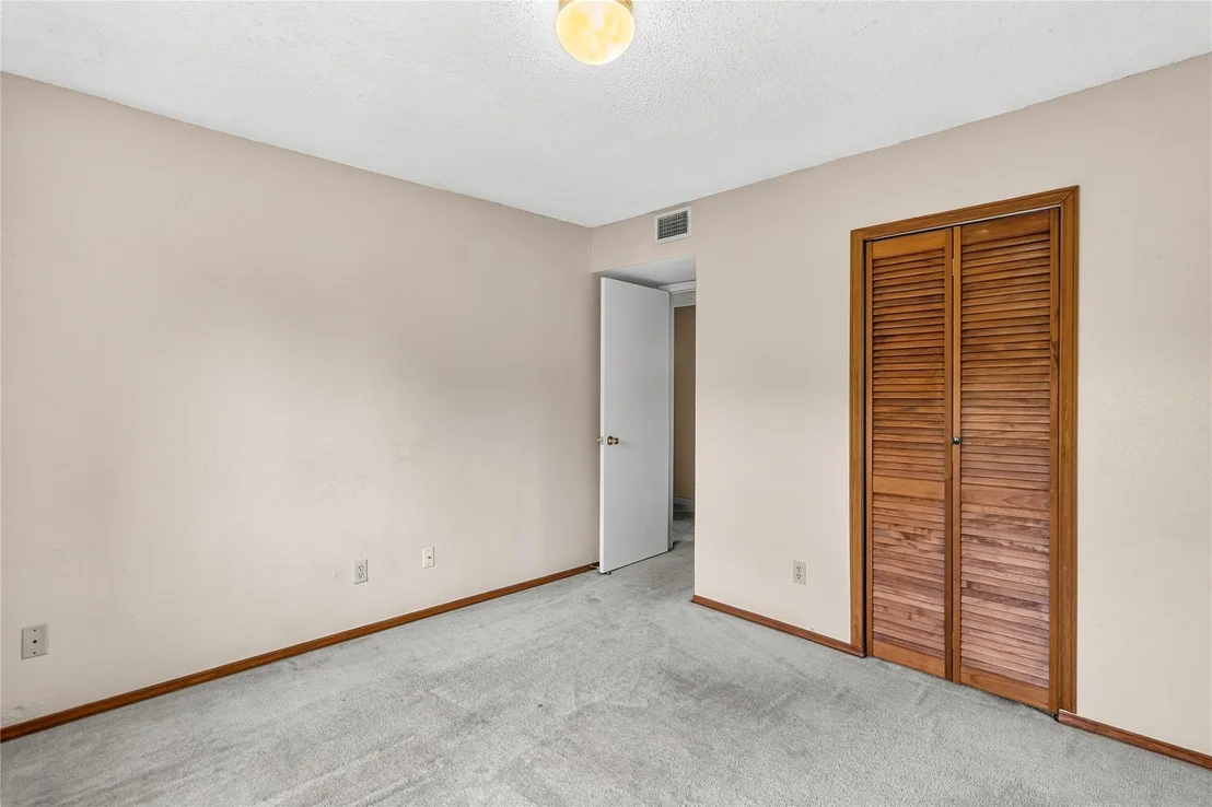 Photo of 3302 Ivanhoe Lane