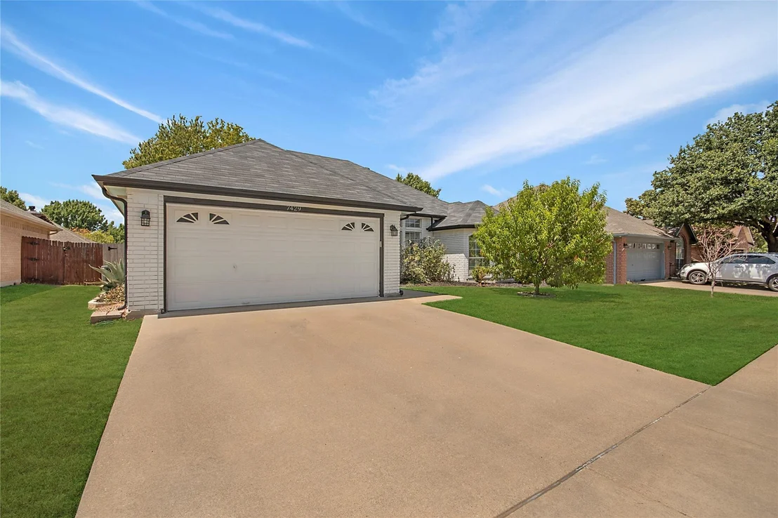 Photo of 7429 Amber Drive