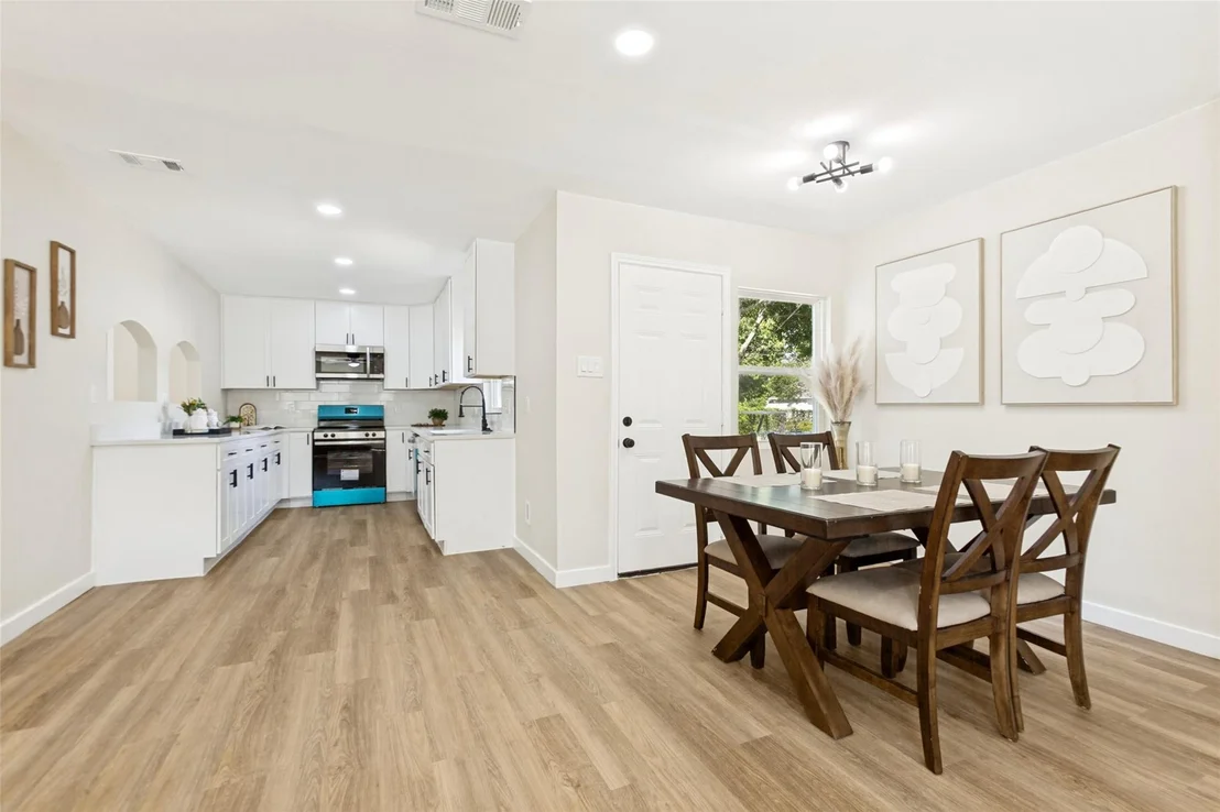 Photo of 1605 Meadowbrook Drive