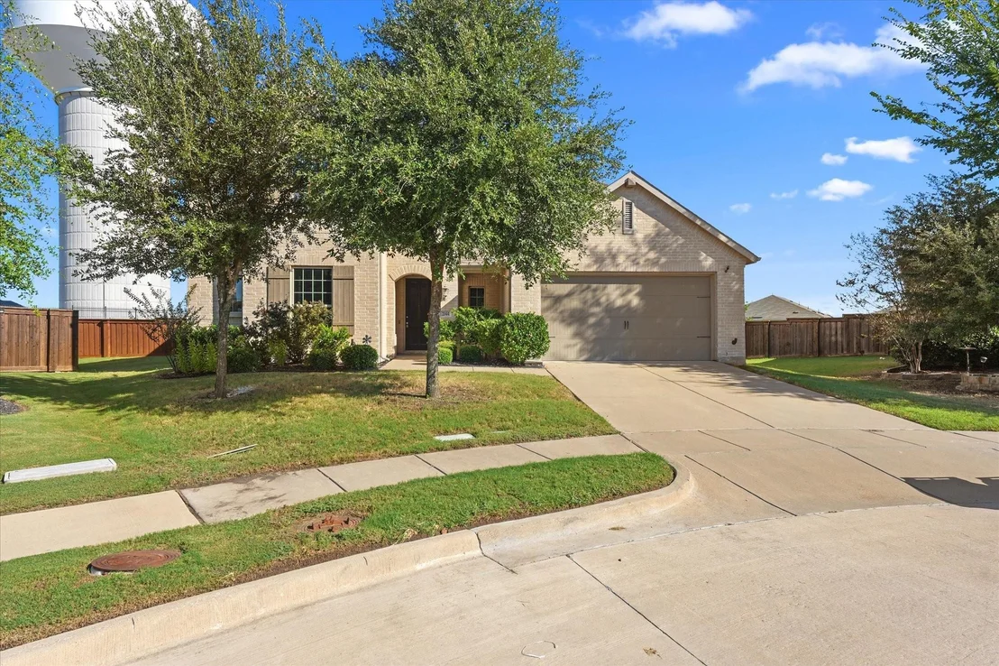 Photo of 2044 Longbridge Road