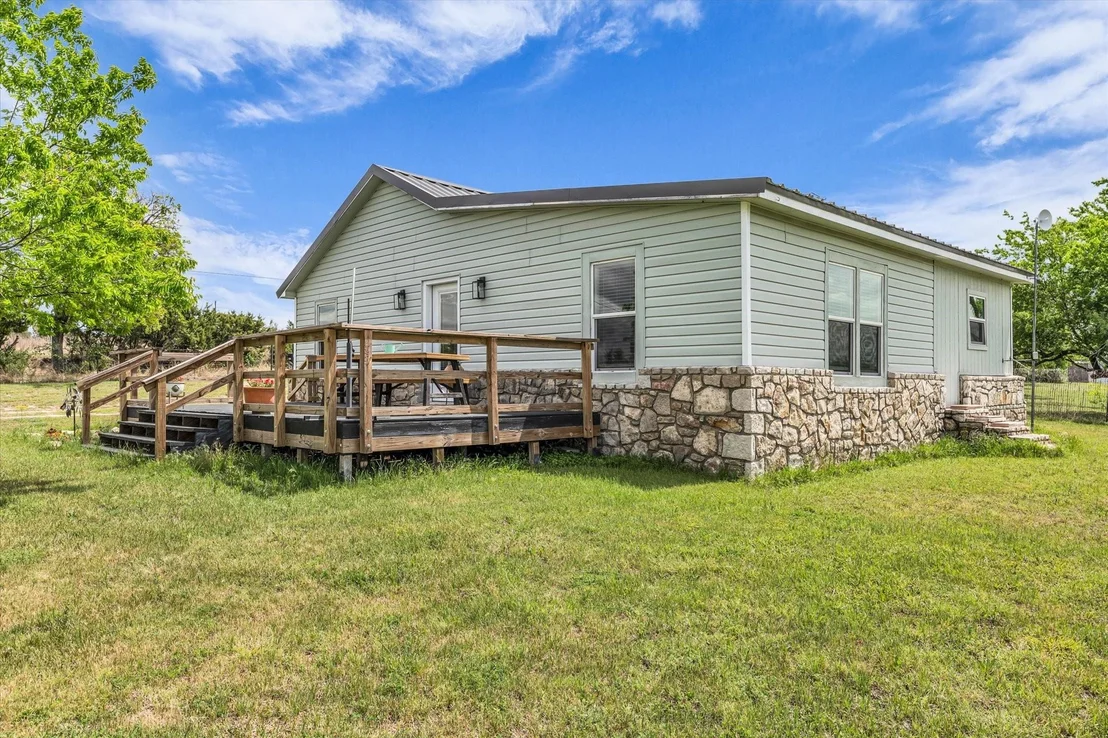 Photo of 1037 County Road 2004