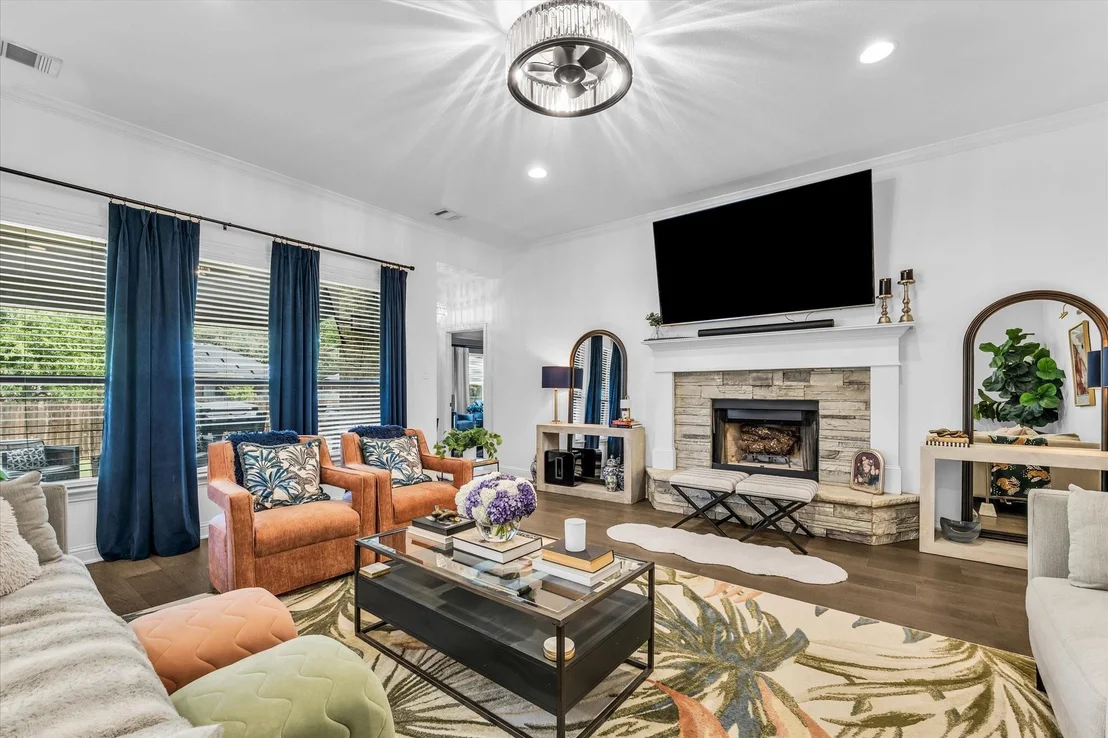 Photo of 1317 Ridgeview Drive