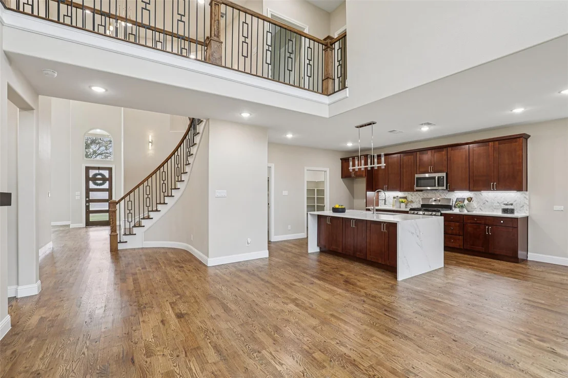 Photo of 1713 Highland Drive W