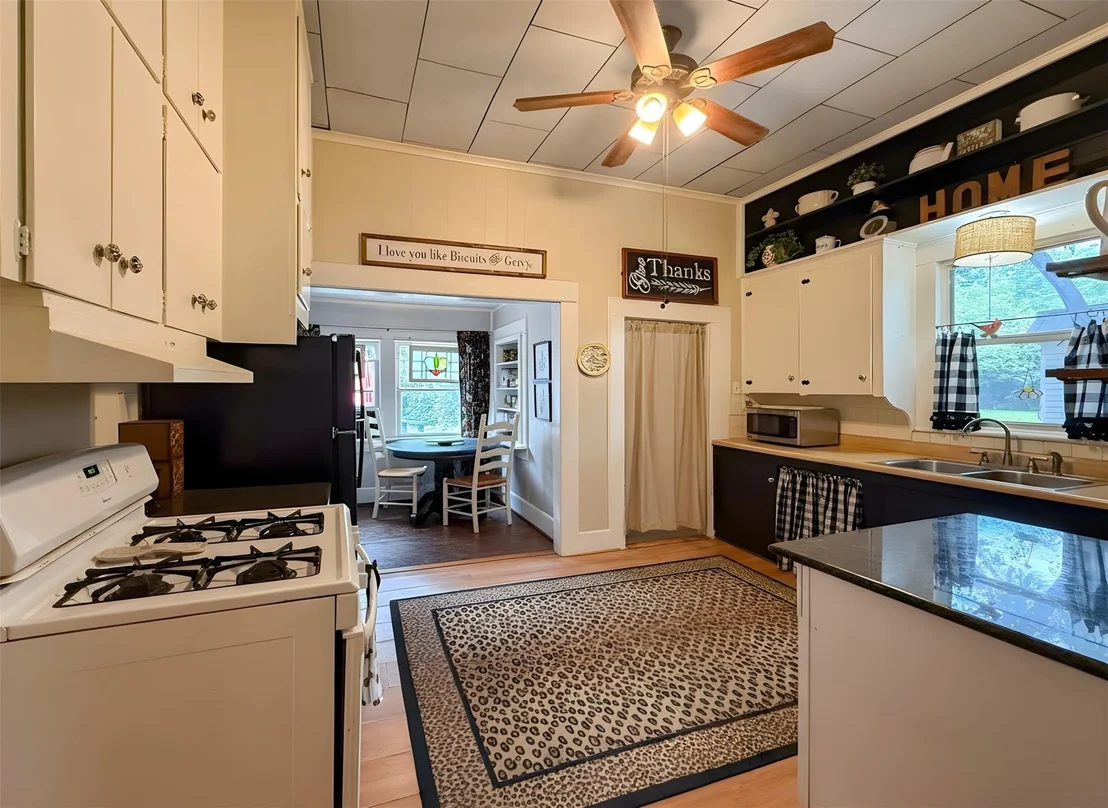 Photo of 1309 N Austin Street