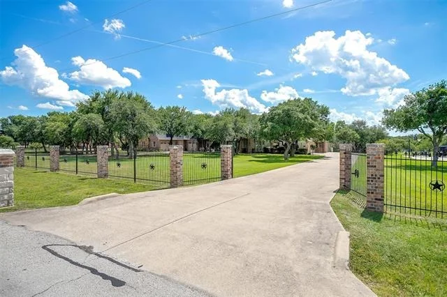 Photo of 9549 Dickson Road