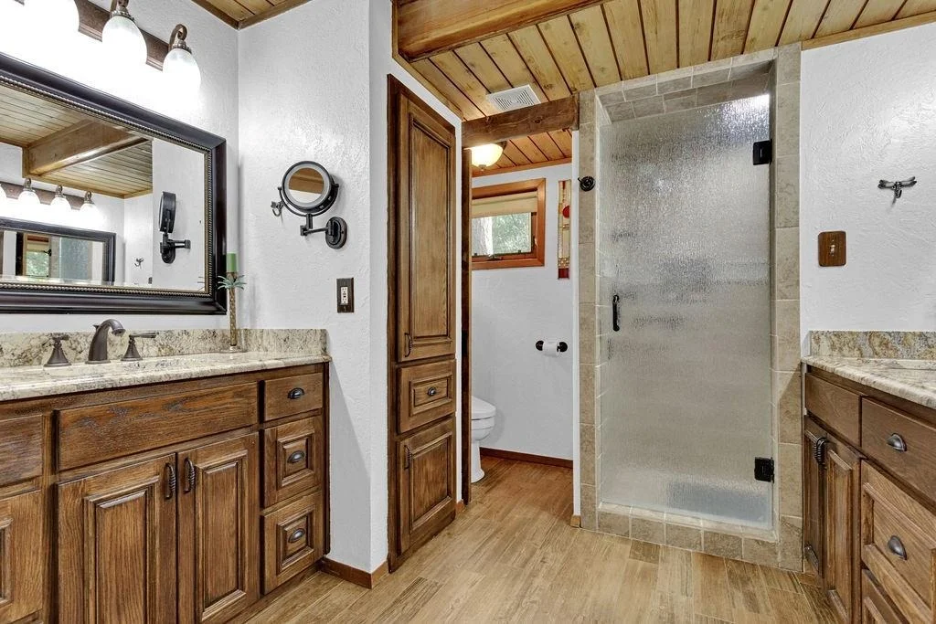 Photo of 334 Hideaway Lane Central
