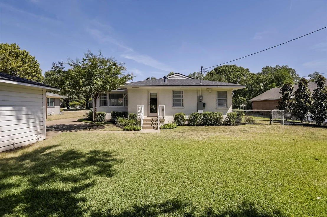 Photo of 1320 Barnes Drive