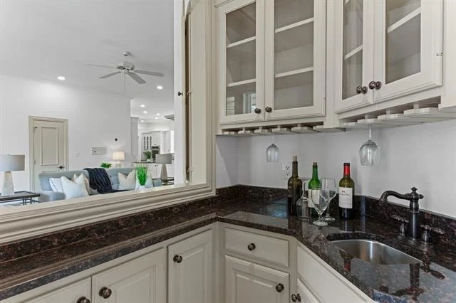 Photo of 5937 Glendower Lane