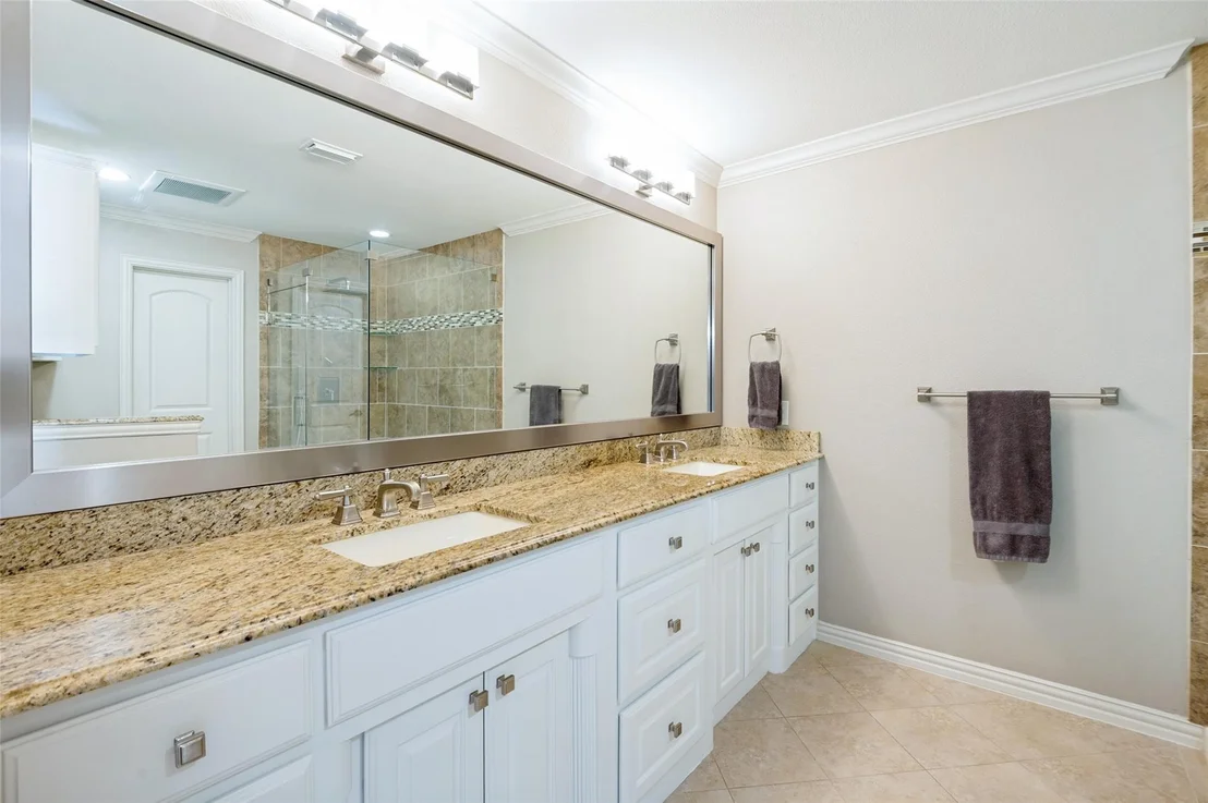 Photo of 2420 Windsor Place
