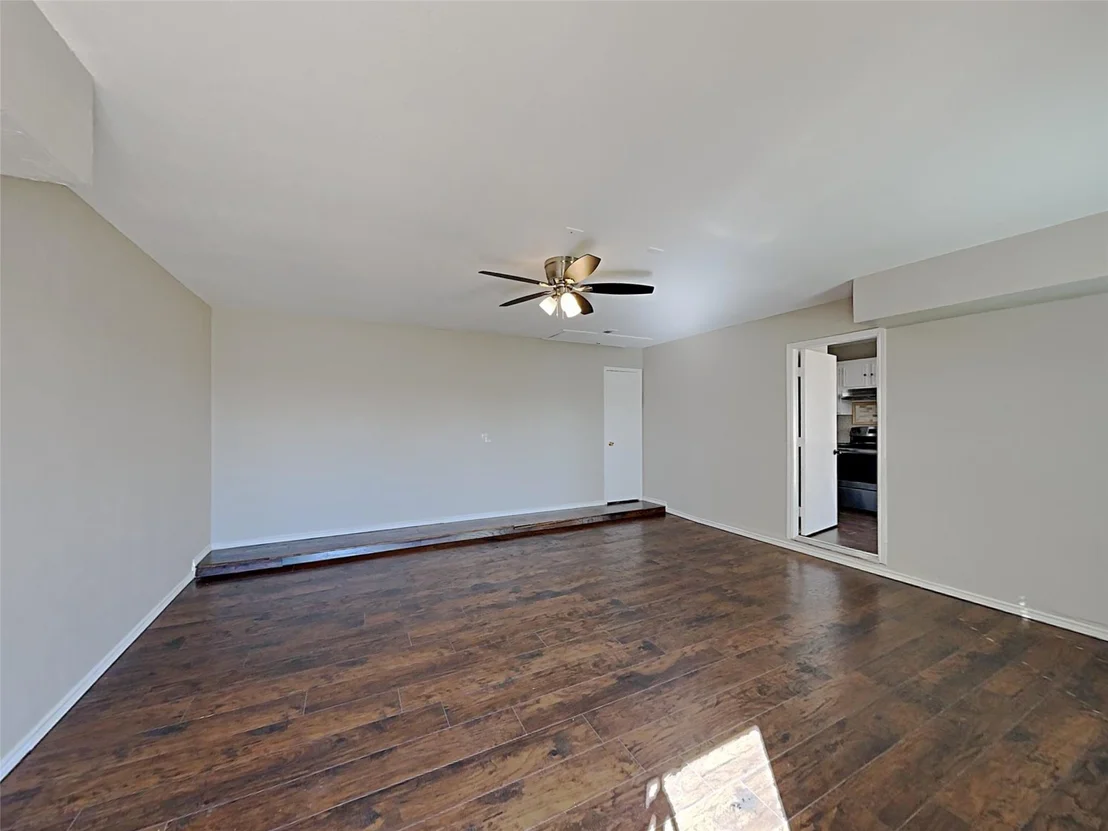 Photo of 833 Weaver Street