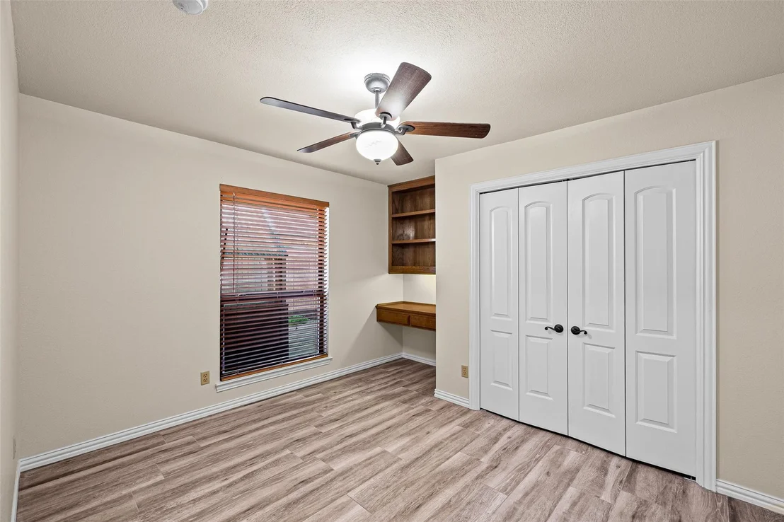 Photo of 2325 River Road