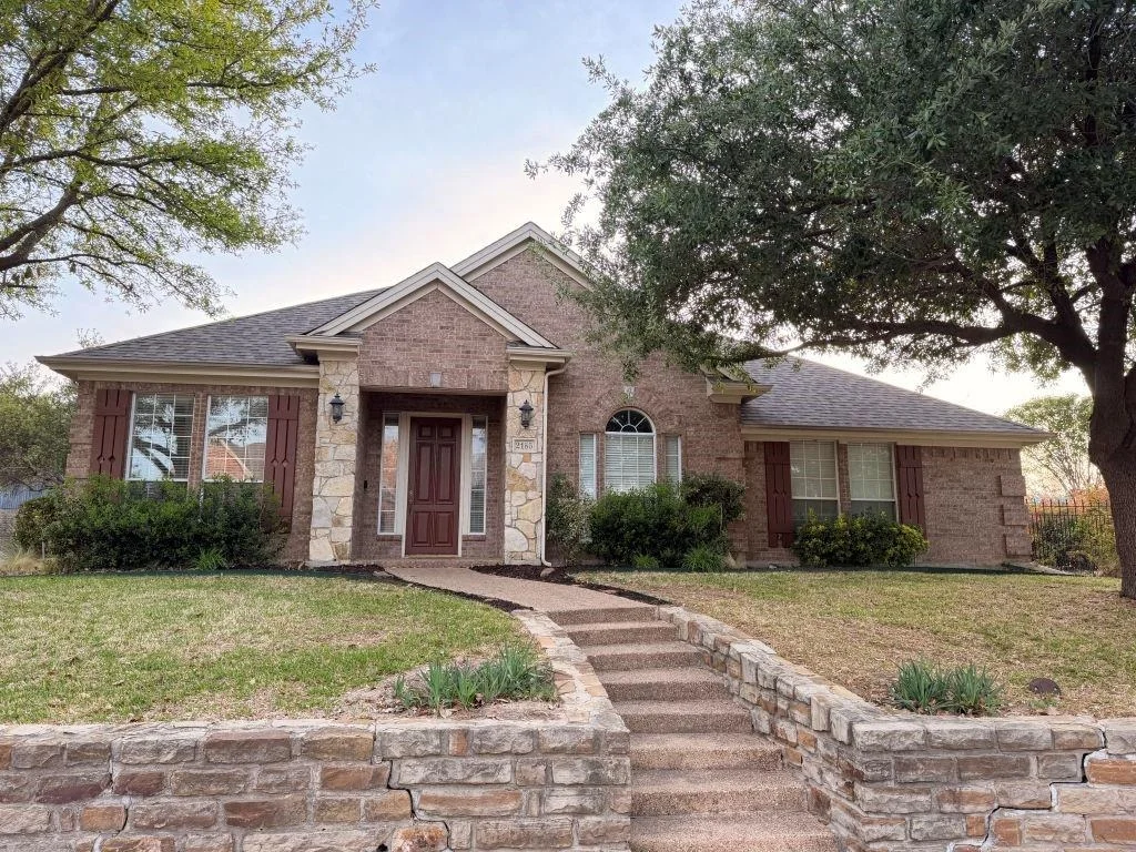 Photo of 2185 Clubview Drive