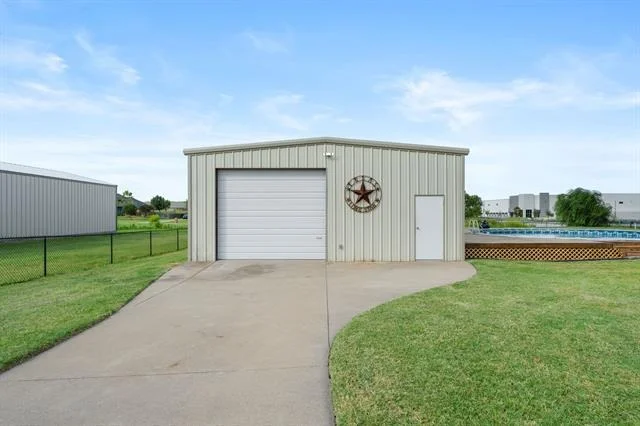 Photo of 14000 Prairie Circle