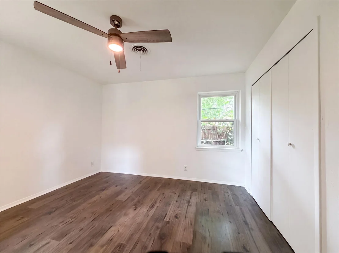 Photo of 1805 Brookview Drive
