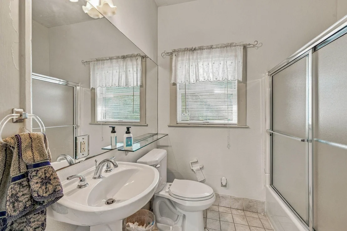 Photo of 924 4th Street