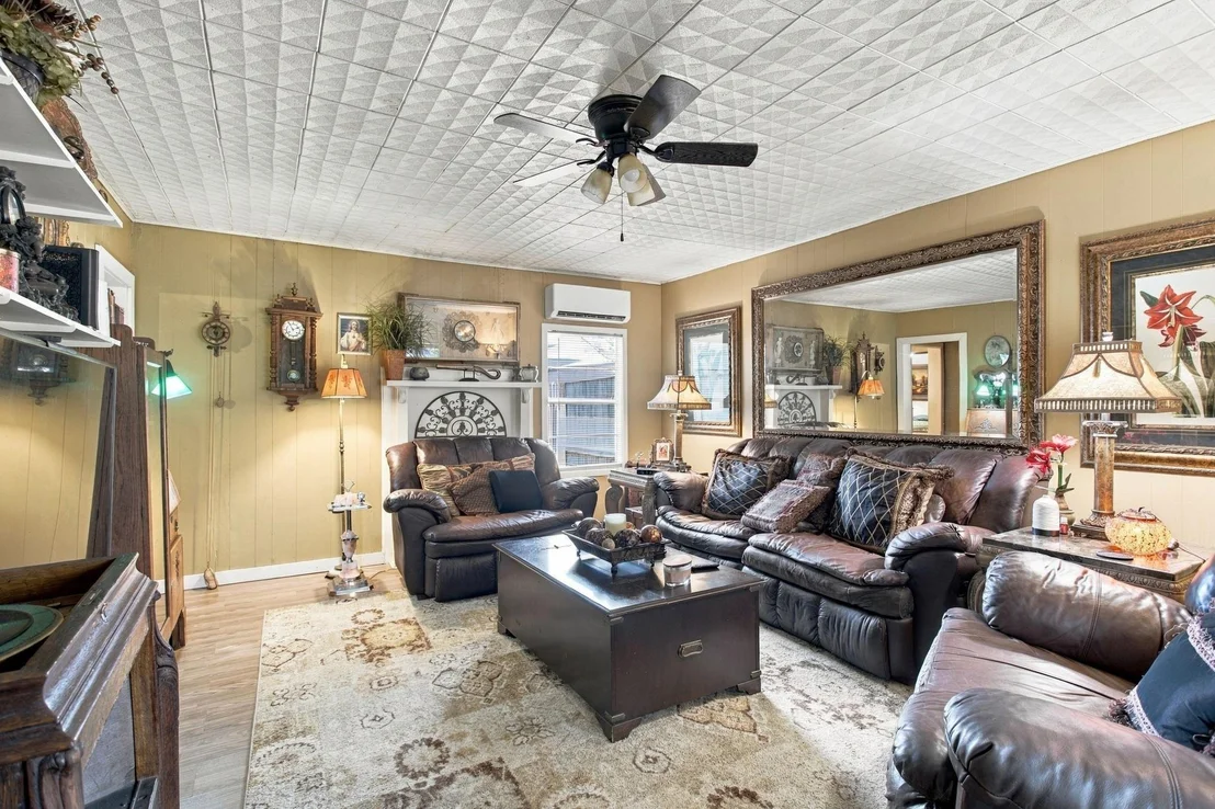 Photo of 215 W Munson Street