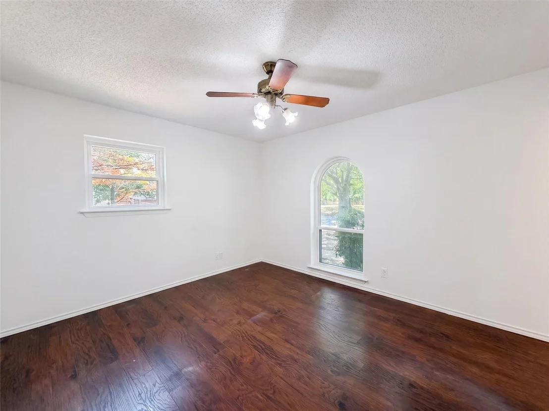Photo of 604 Todd Court