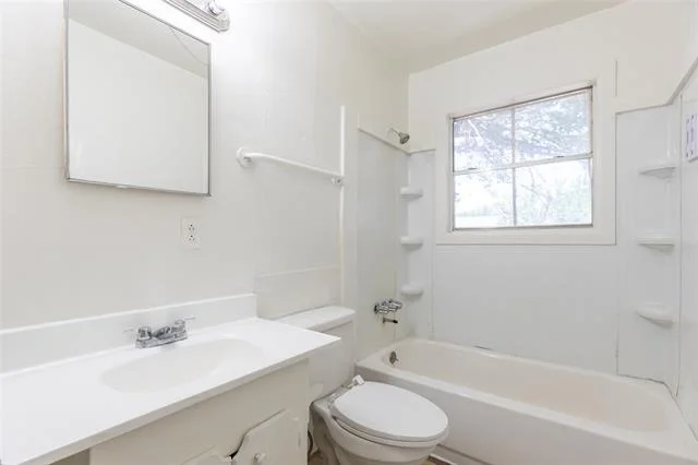 Photo of 5131 Encino Road