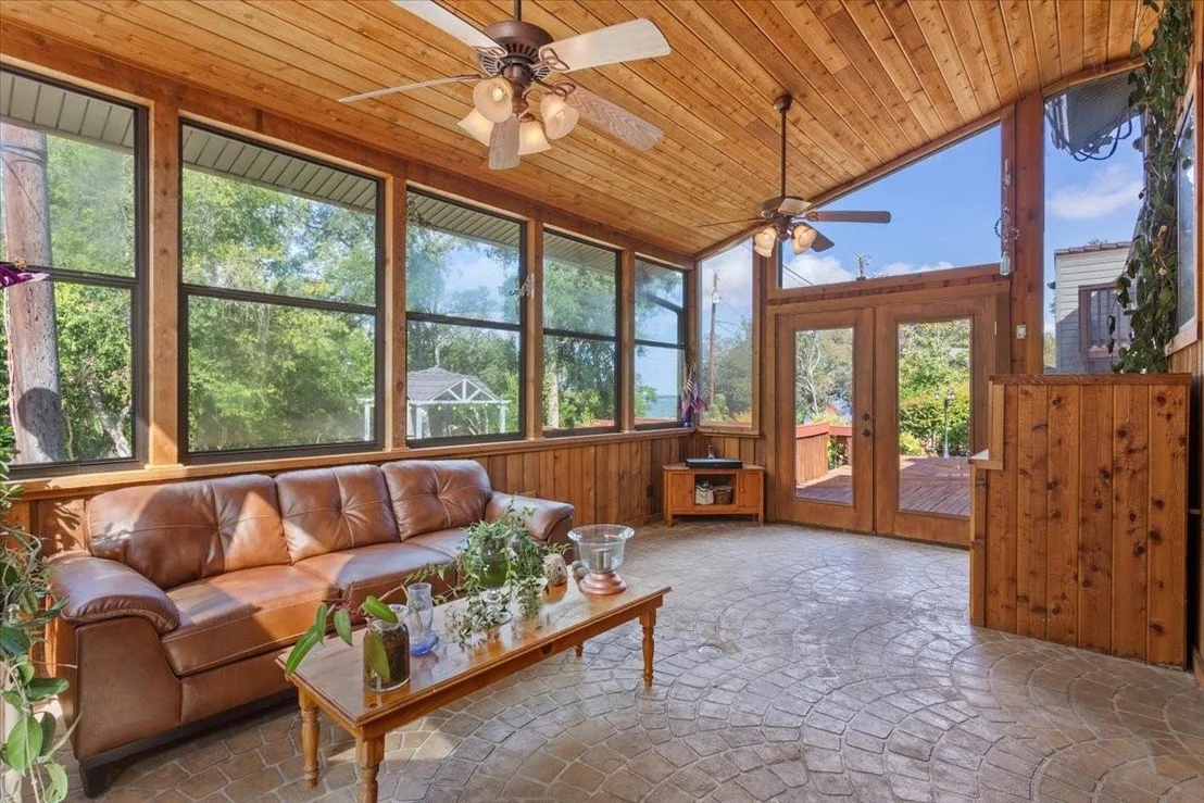 Photo of 3724 Greenleaf Drive