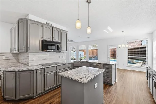 Photo of 1736 Forest Glen Drive