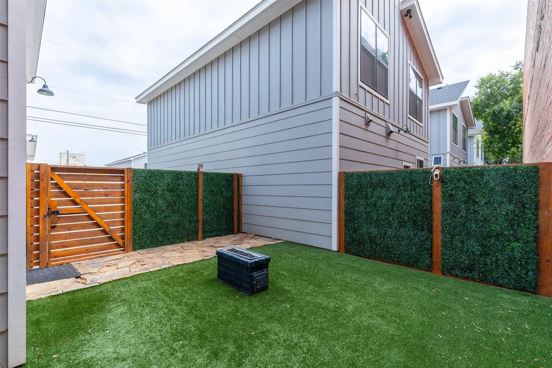 Photo of 208 Pecan Street