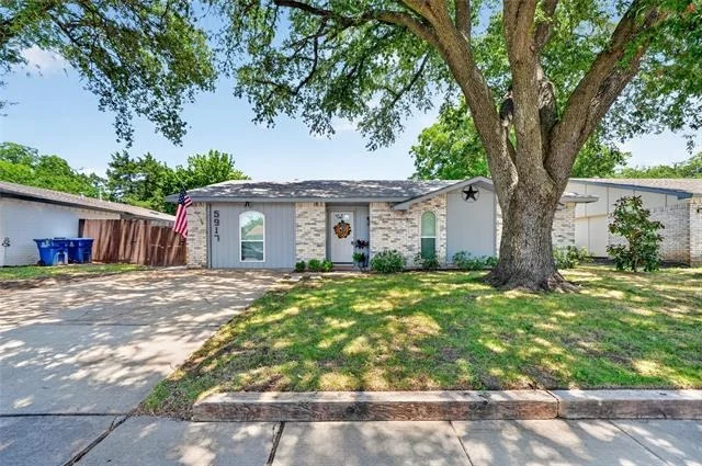 Photo of 5917 Maple Lane