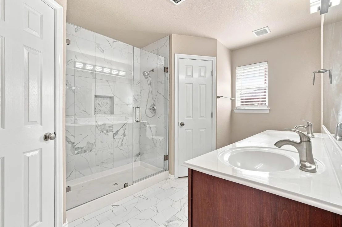 Photo of 1720 Lakeway Drive