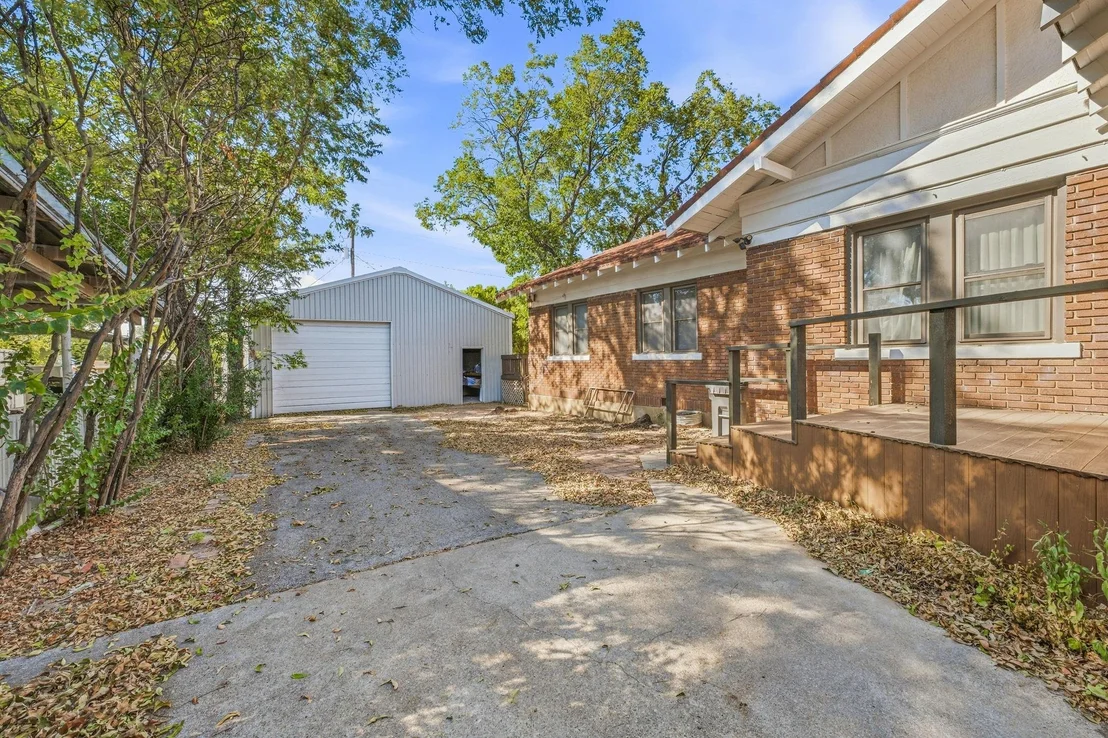 Photo of 924 4th Street