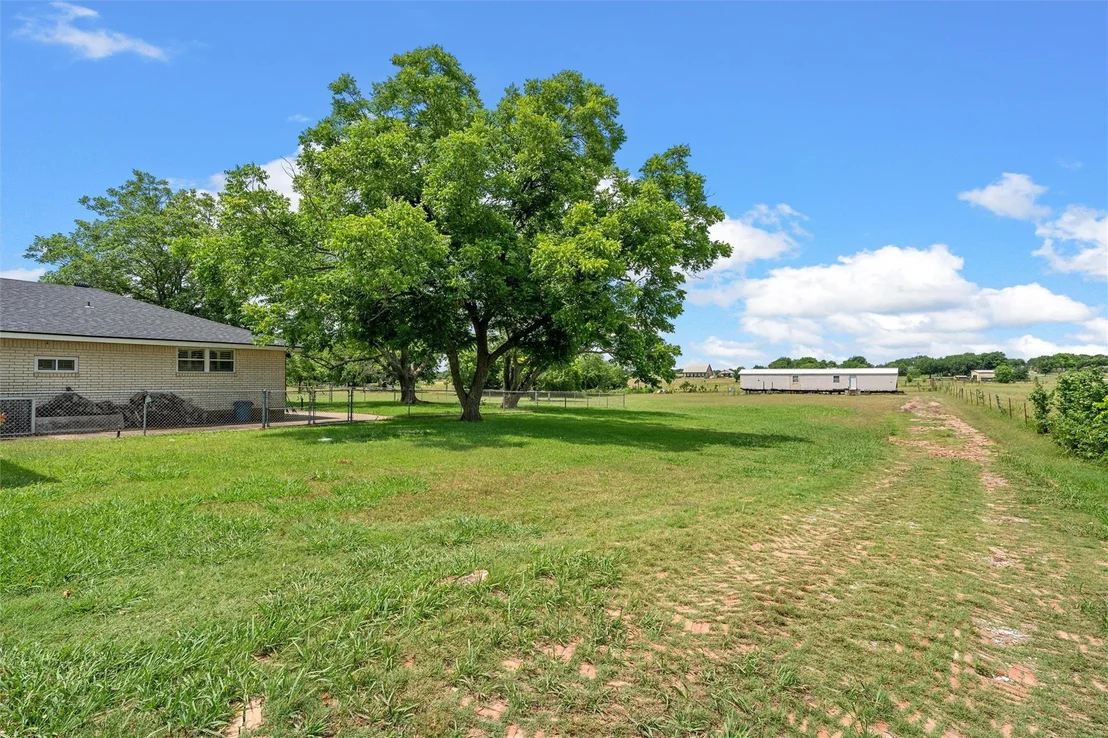 Photo of 5444 OLD LORENA Road
