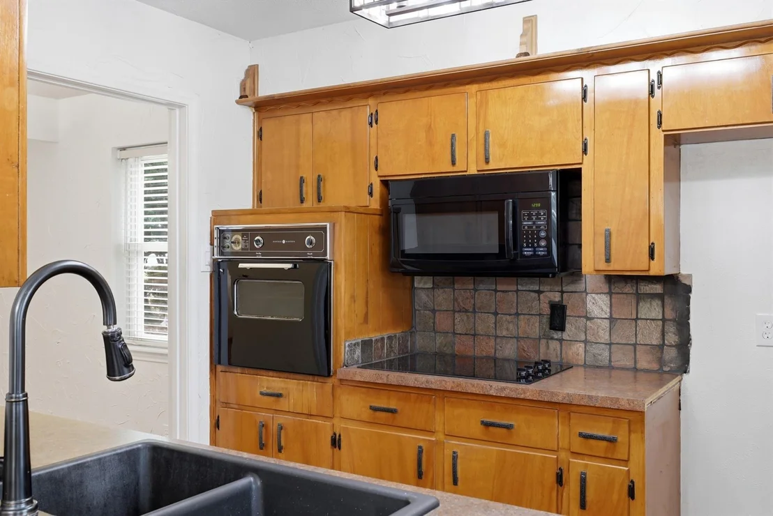 Photo of 806 Waggoner Drive