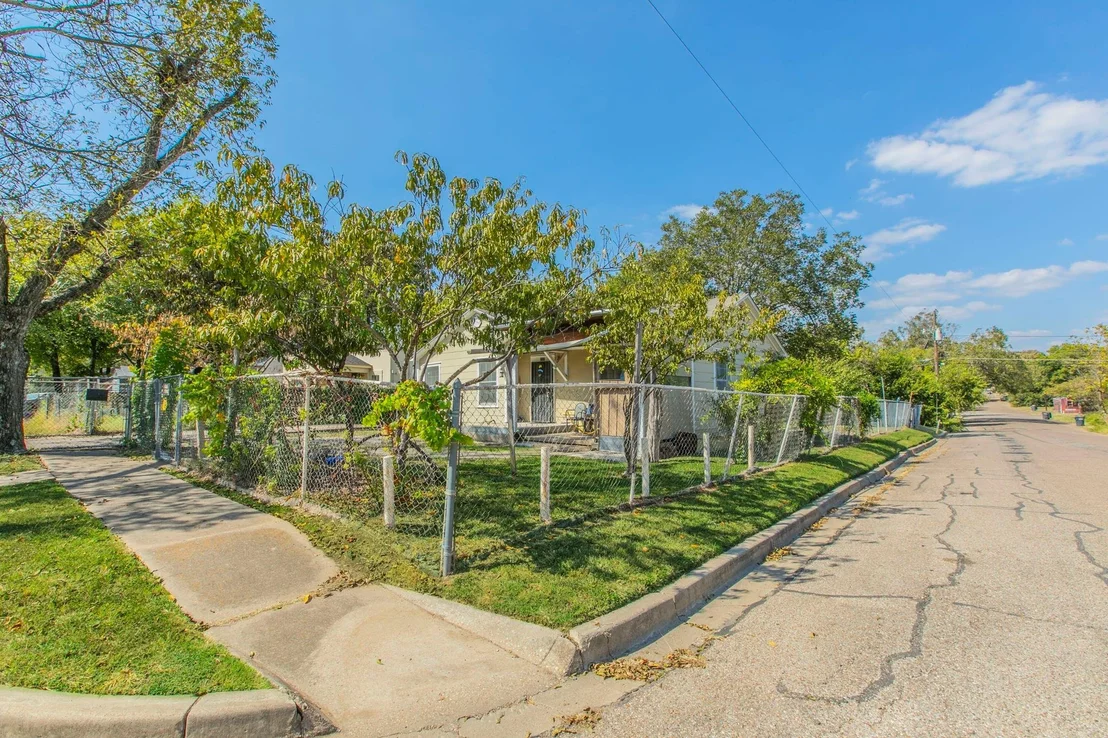 Photo of 2101 Pine Avenue