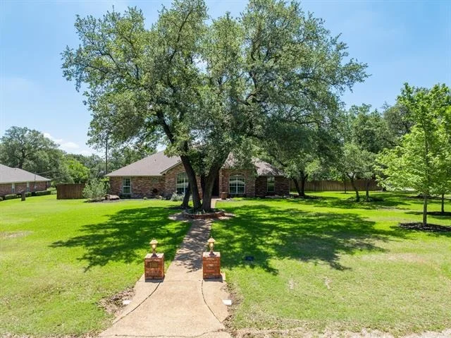 Photo of 100 Twisted Oak Lane